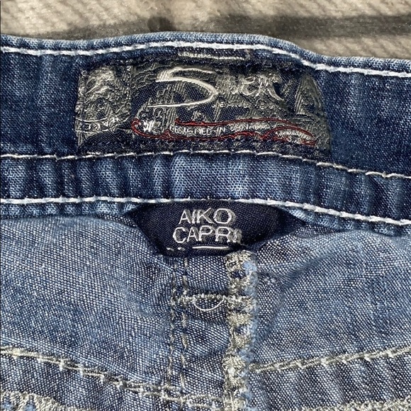 Silver Capris - Picture 4 of 5